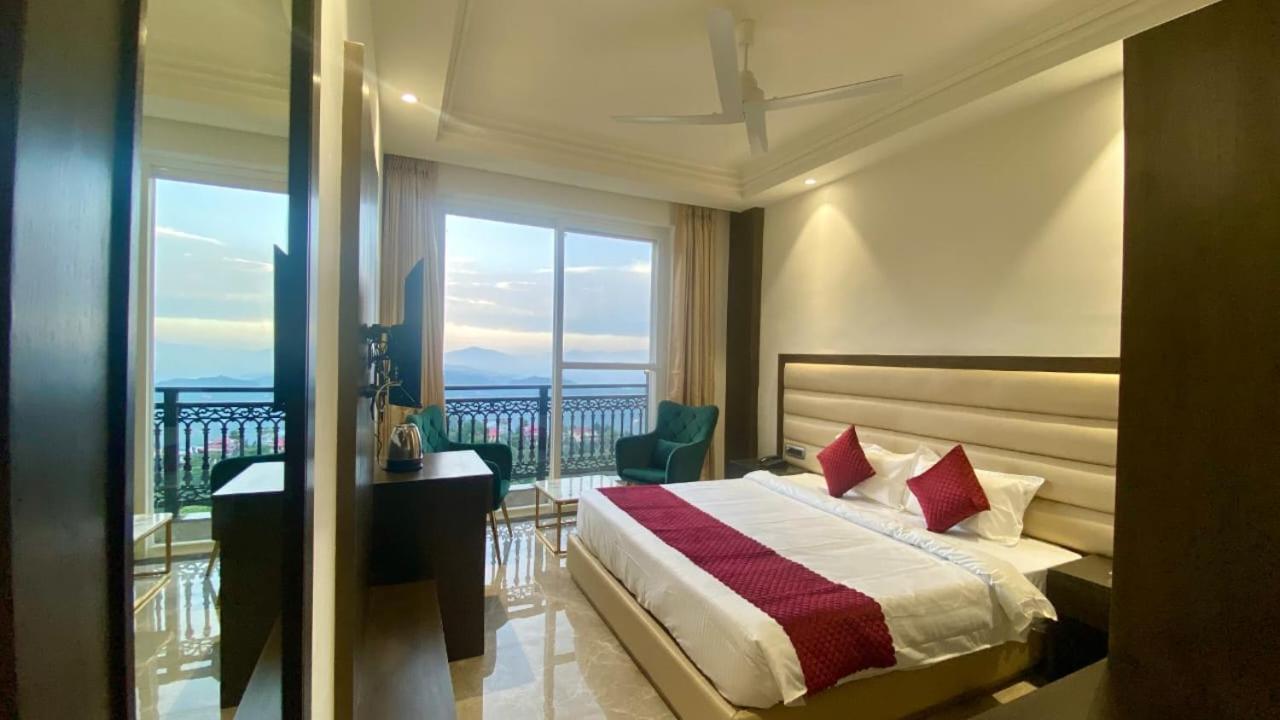Luxe Resorts - Centrally Heated Air Conditioned Hotel In The Heart Of Kasauli Exterior foto