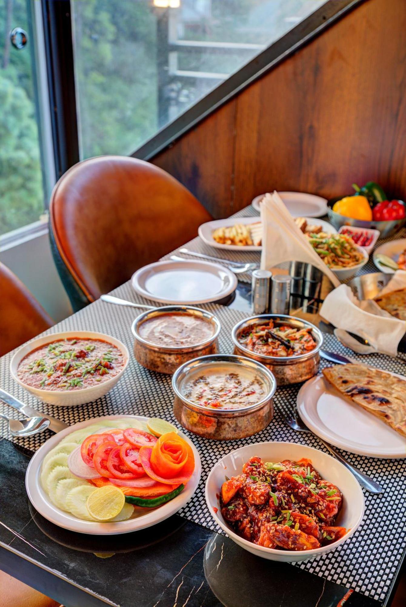 Luxe Resorts - Centrally Heated Air Conditioned Hotel In The Heart Of Kasauli Exterior foto