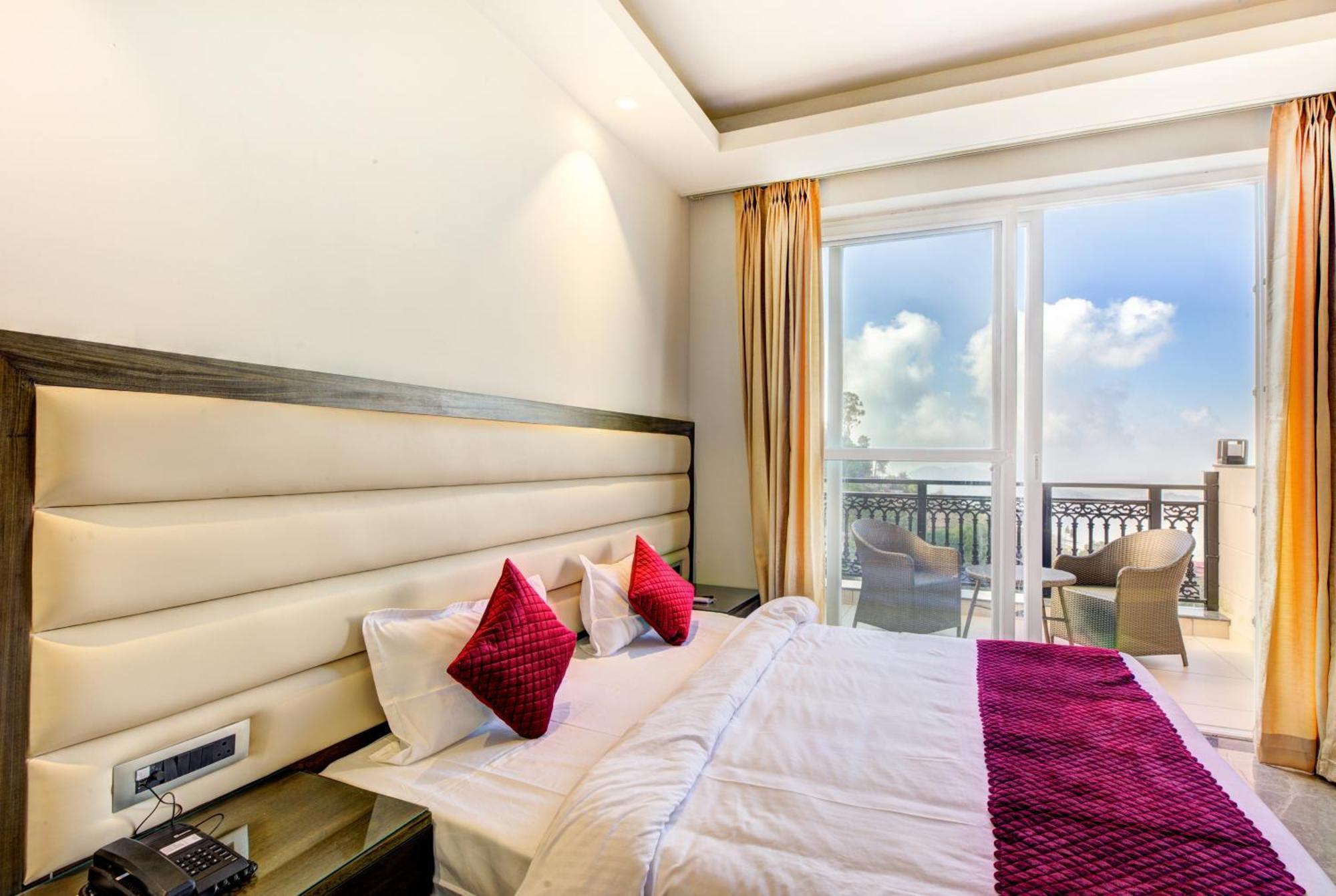 Luxe Resorts - Centrally Heated Air Conditioned Hotel In The Heart Of Kasauli Exterior foto