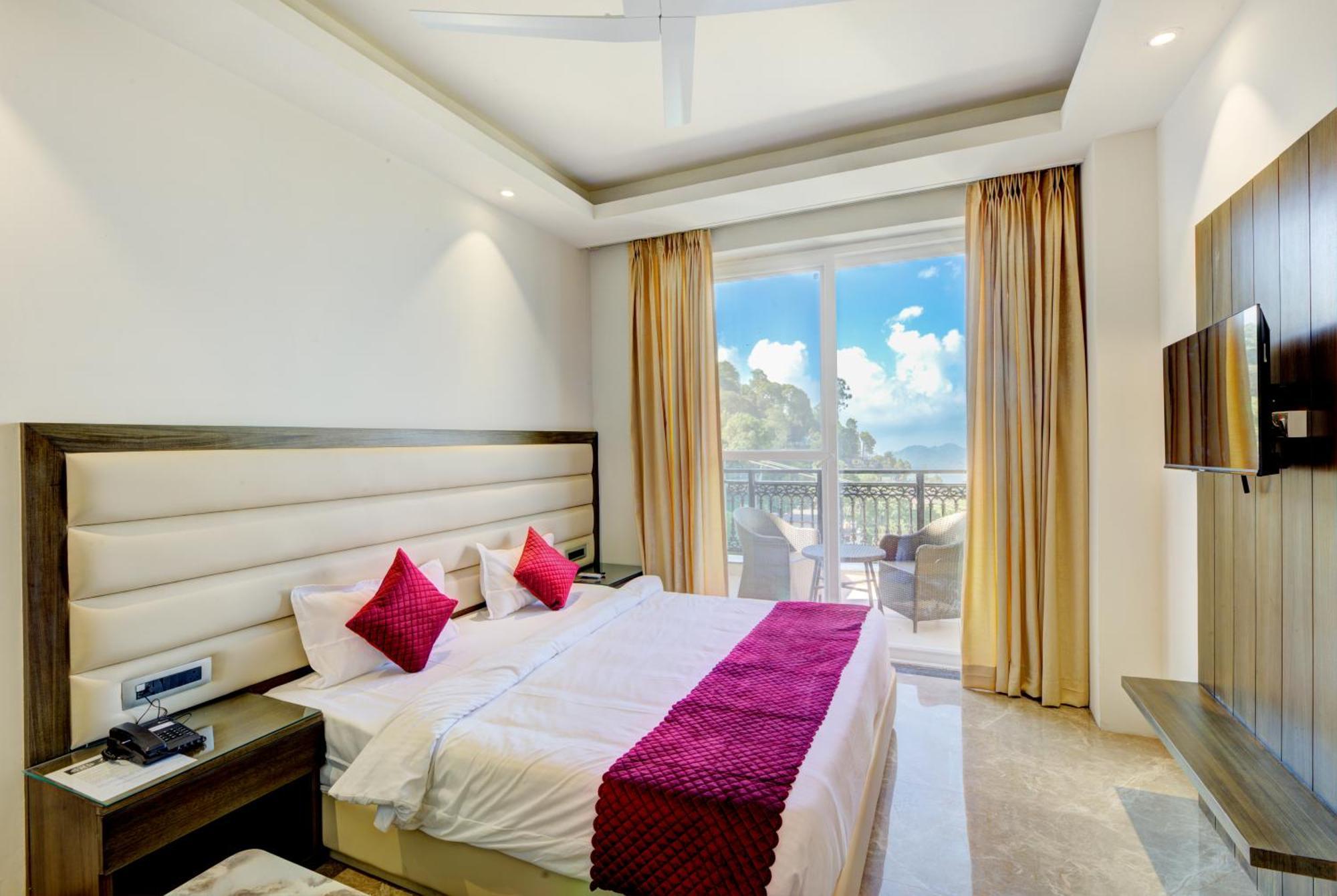 Luxe Resorts - Centrally Heated Air Conditioned Hotel In The Heart Of Kasauli Exterior foto